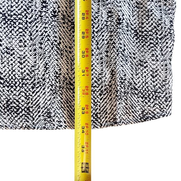 Vero Moda Sz M Black and White V-Neck Shift Dress Roll Tab Sleeves Mini Dress - Picture 8 of 12